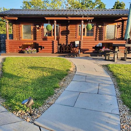 Cosy Countryside Log Cabin Kilkenny Exteriör bild