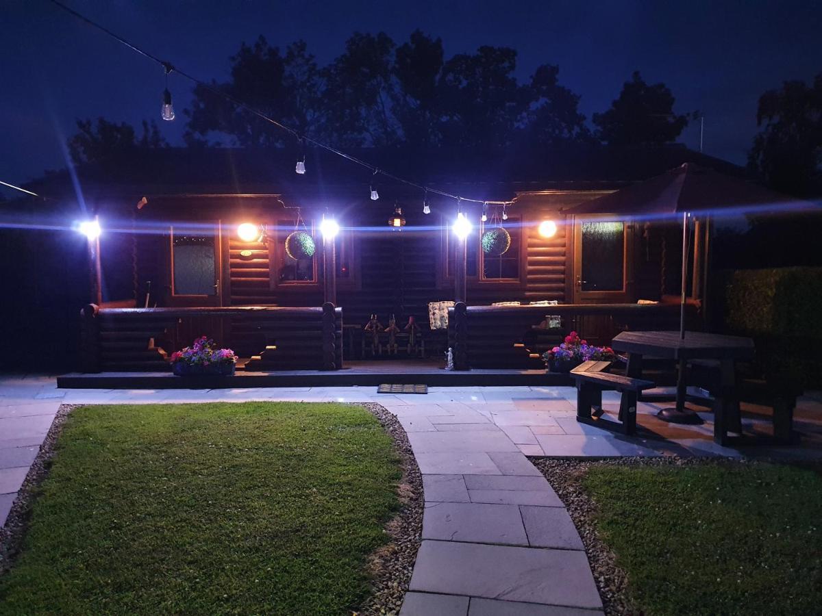 Cosy Countryside Log Cabin Kilkenny Exteriör bild